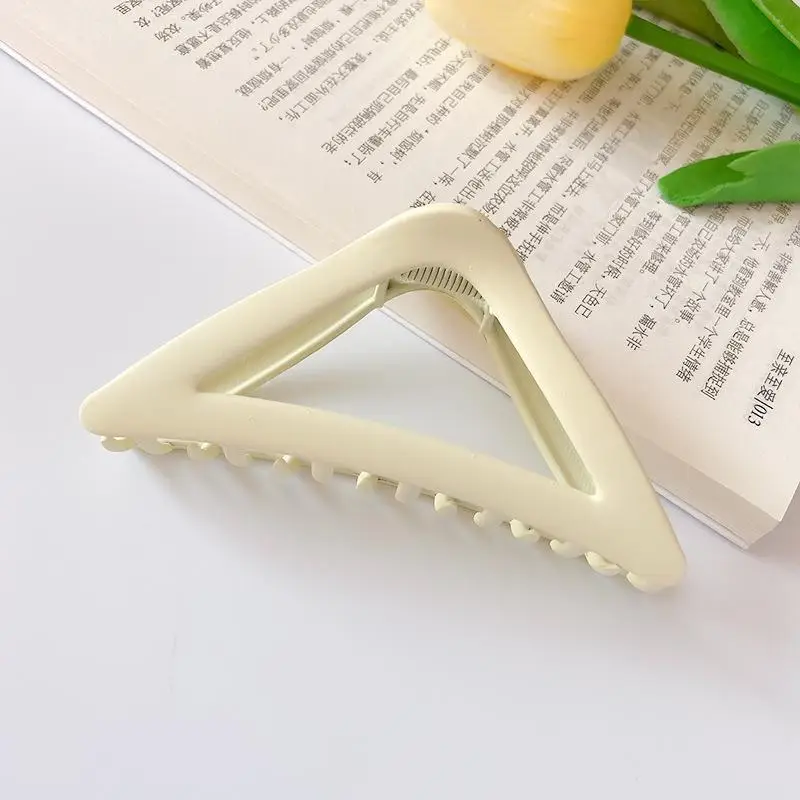 Women's Retro Shark Clip for Hairless Headwear - Image 8