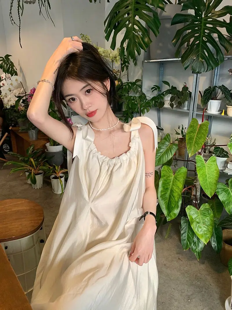 White Sling French Dress Sanya Travel Wear 2025 — feature 5