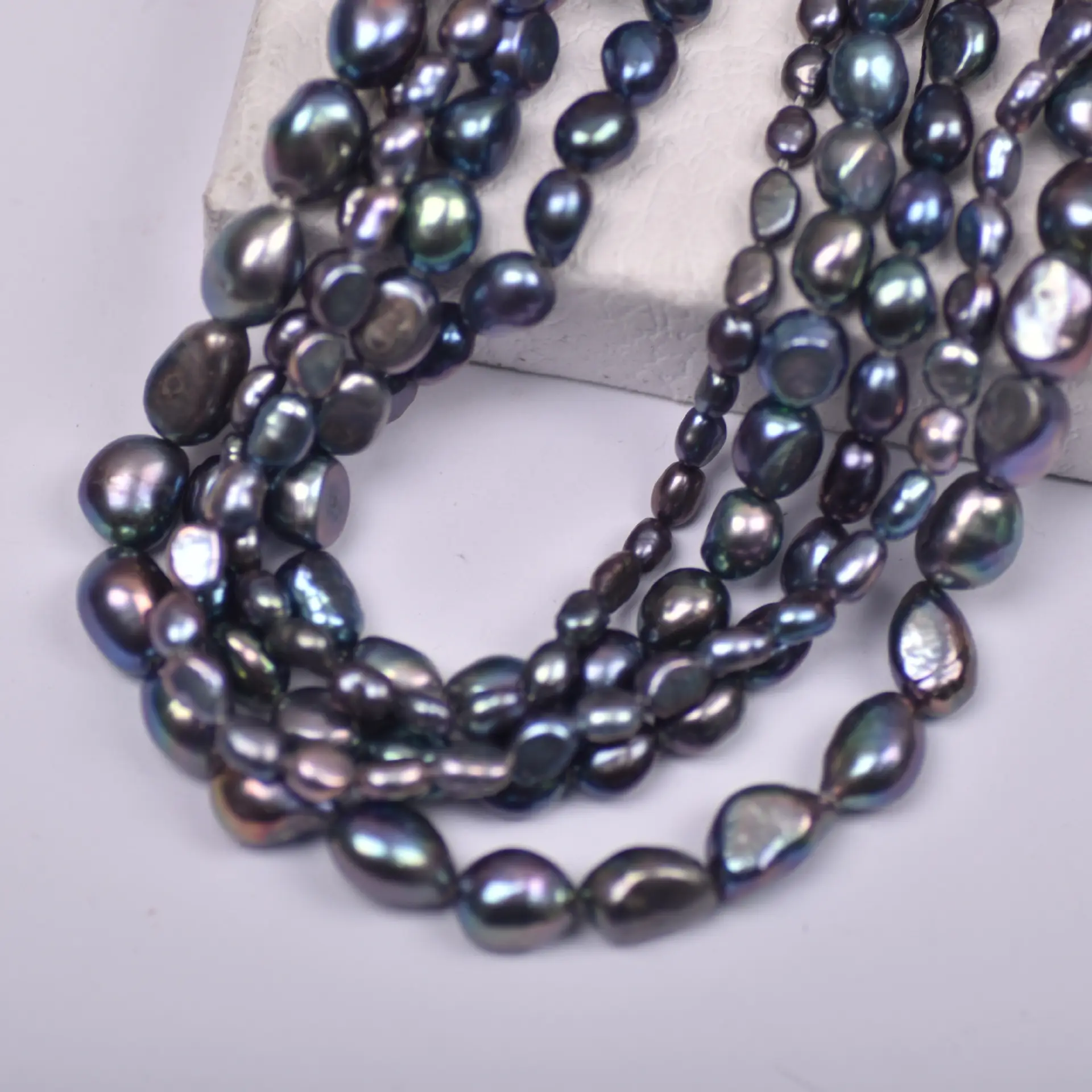 Baroque Pearl 4-10mm Two-Sided Light Tahitian Malachite - Image 4