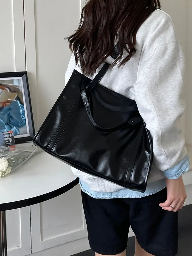 Black Large Capacity Tote Bag for Women 2026