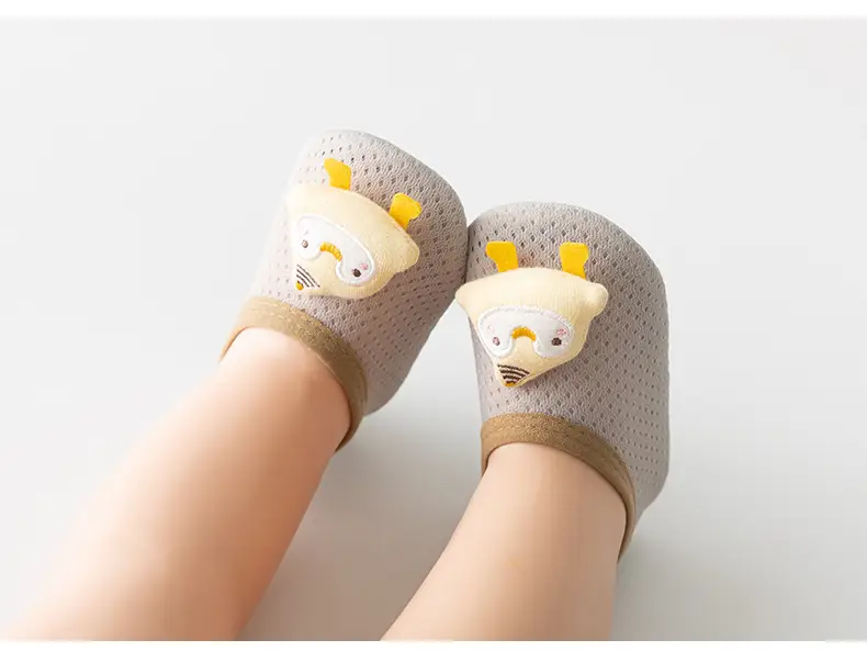Baby Shark Design Non-Slip Floor Socks for Kids β feature 11
