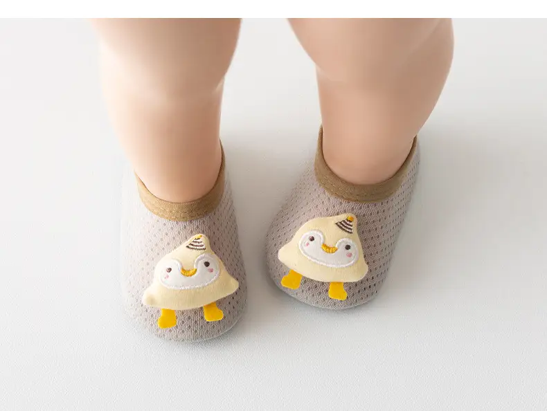 Baby Shark Design Non-Slip Floor Socks for Kids β feature 12