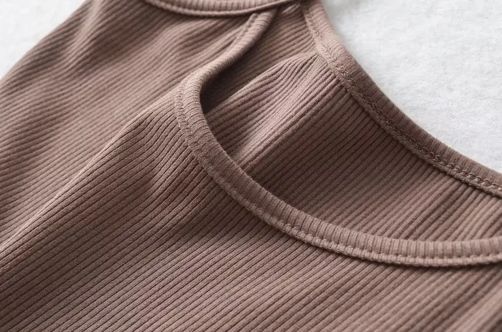 Tight Waist Slimming Fishtail Dress Nude — feature 5