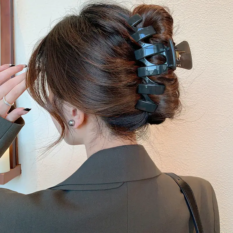 13cm Giant Acrylic Hair Clip for Women - Image 8