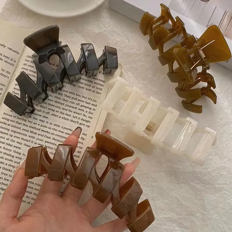 13cm Giant Acrylic Hair Clip for Women — feature 2