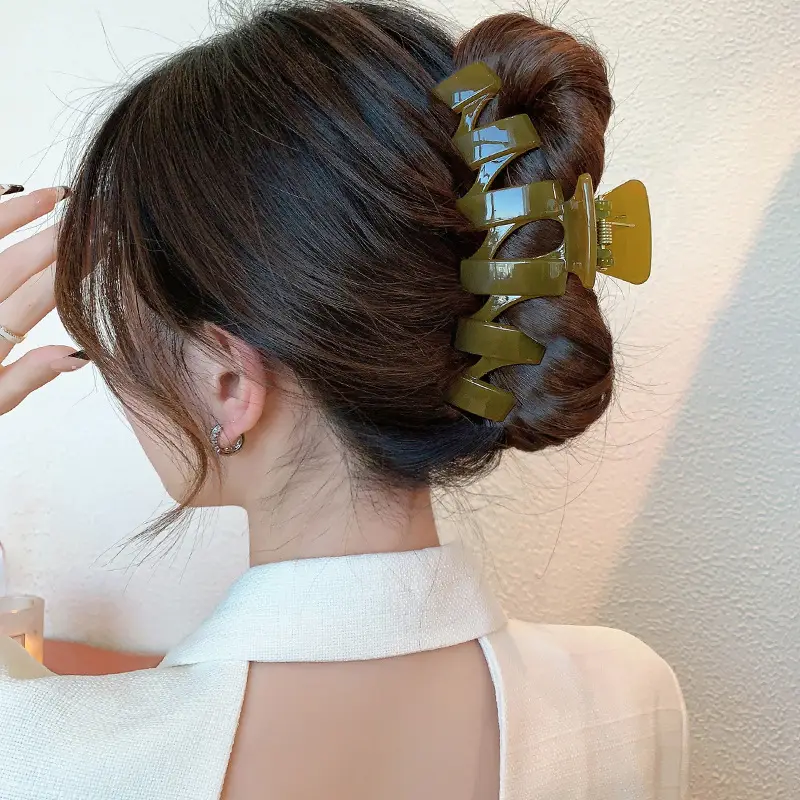 13cm Giant Acrylic Hair Clip for Women — feature 5