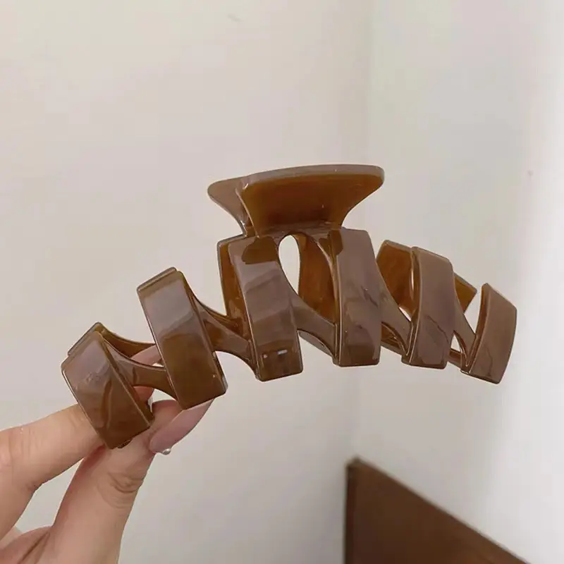 13cm Giant Acrylic Hair Clip for Women - Image 4