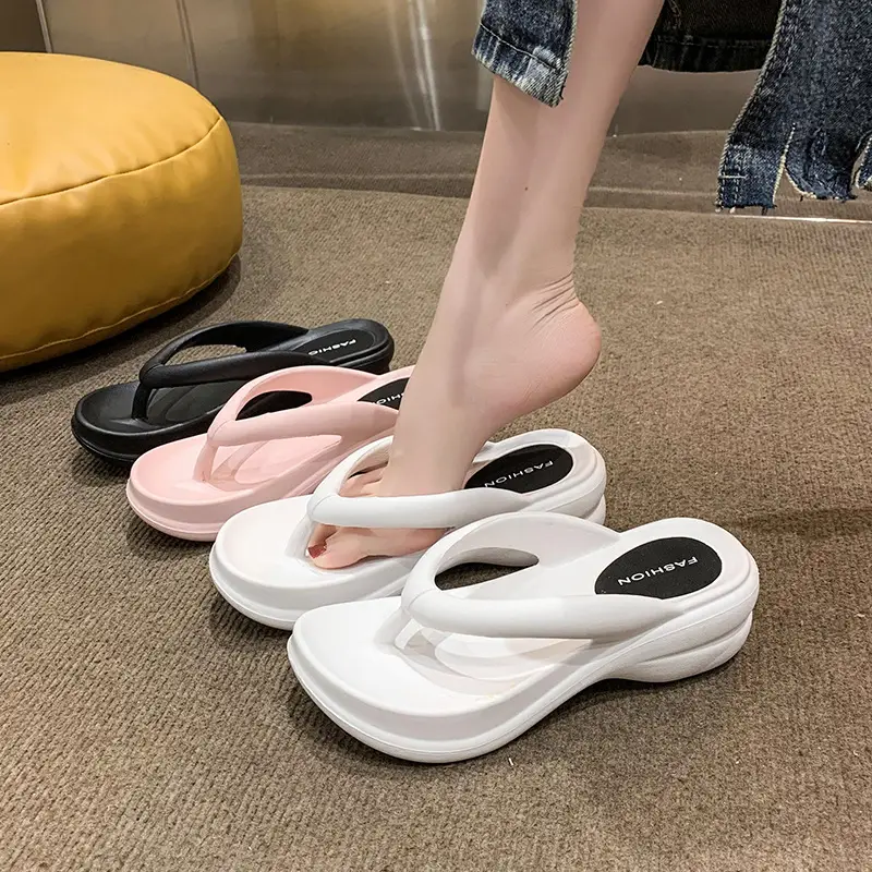 Women White Thick Sole Beach Sandals Flip Flops