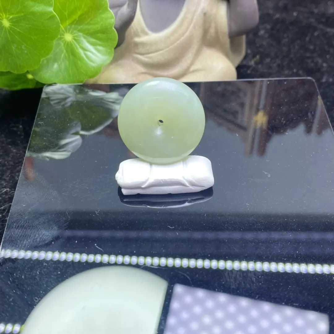 Jade Peace Buckles for All Occasions - Image 2