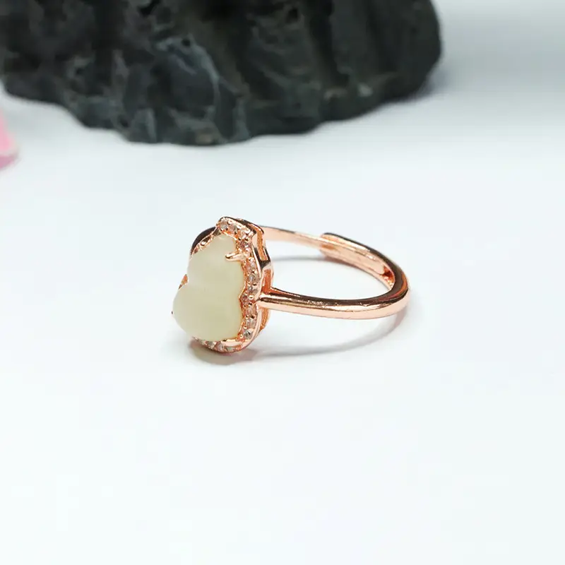Guan Yu Jade Ring Clear Water Gourd Clear — feature 12