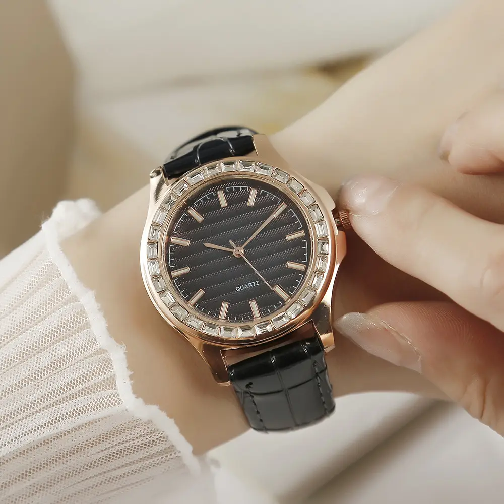 Elegant Quartz Watch Set for Women with Diamond Bracelet — feature 10