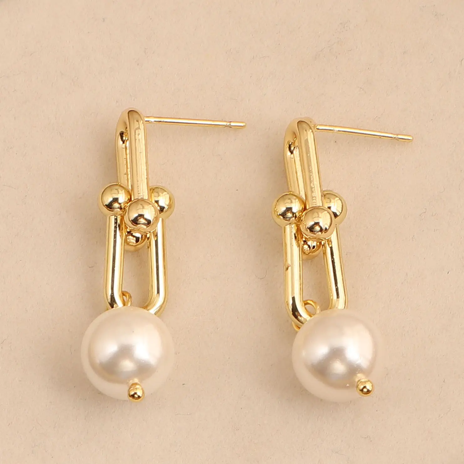 Natural Pearl Horseshoe Earrings 14K Gold — feature 11