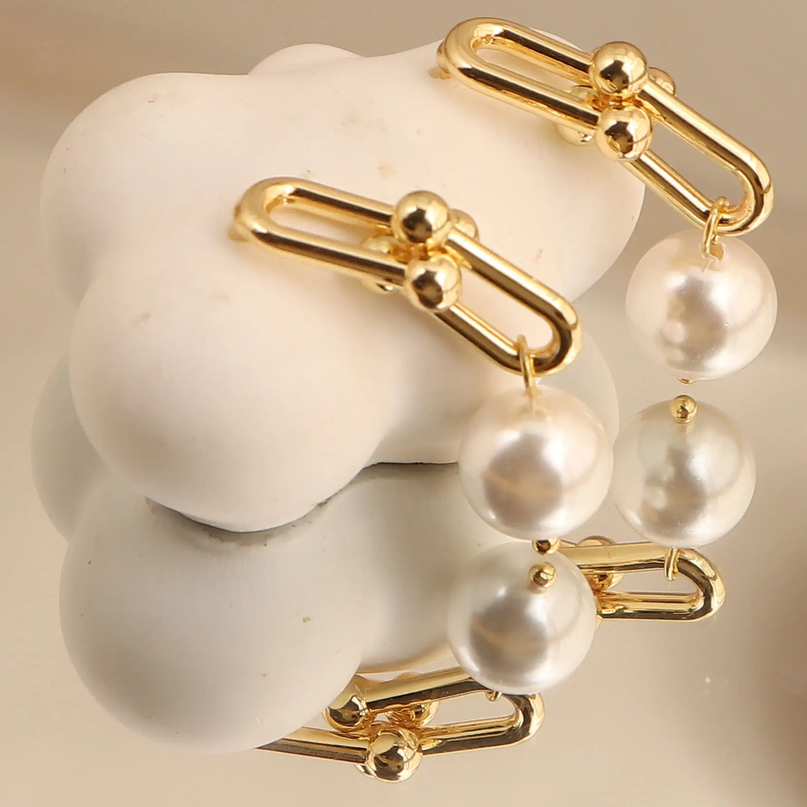 Natural Pearl Horseshoe Earrings 14K Gold — feature 13