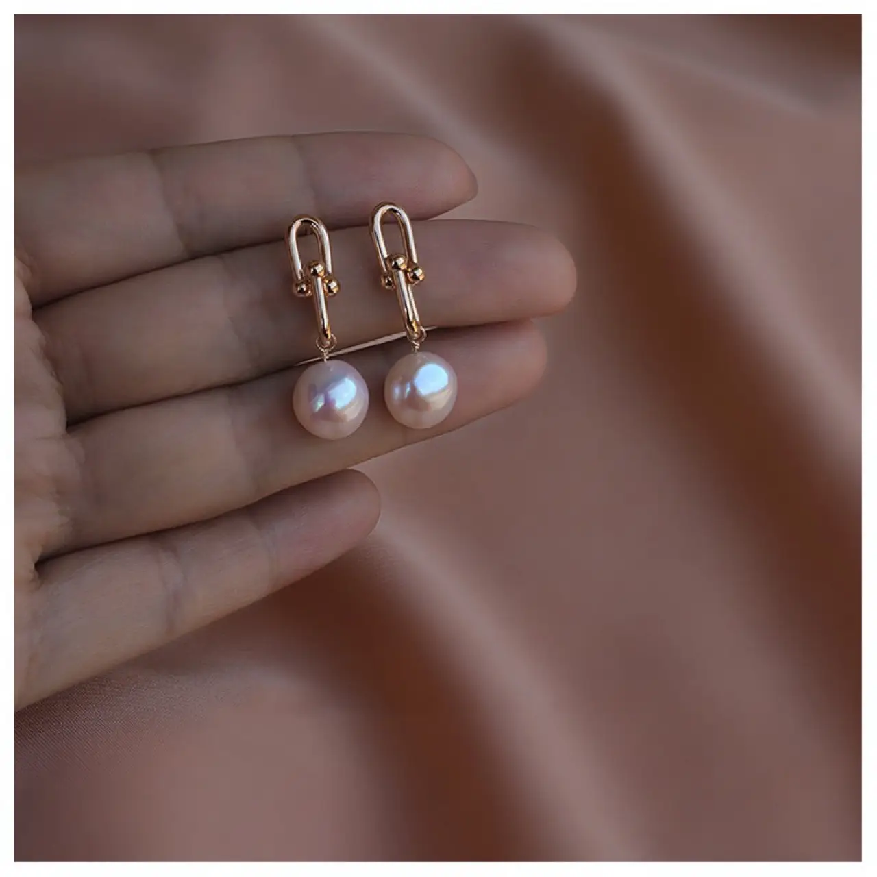 Natural Pearl Horseshoe Earrings 14K Gold — feature 7