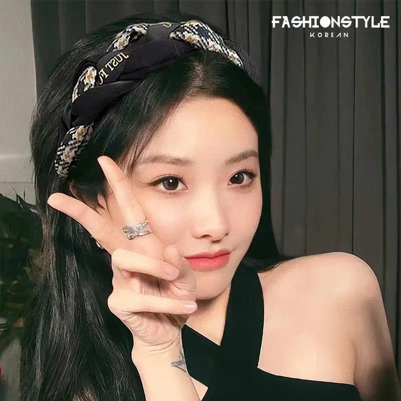 Velvet Houndstooth Hairband for Women Brown — feature 3