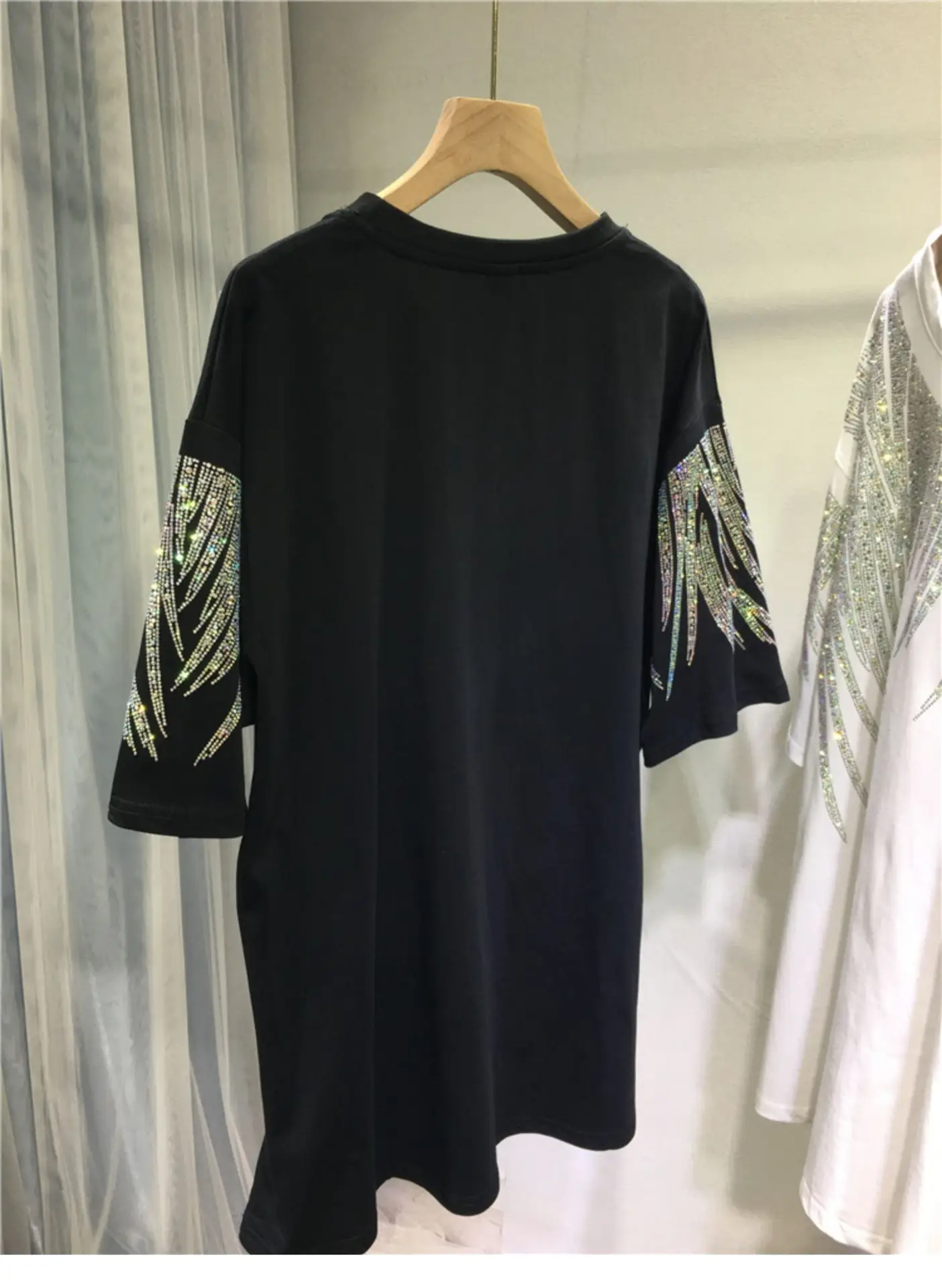Heavy-Duty Rhinestone T-Shirt Extra Large Men Women — feature 17