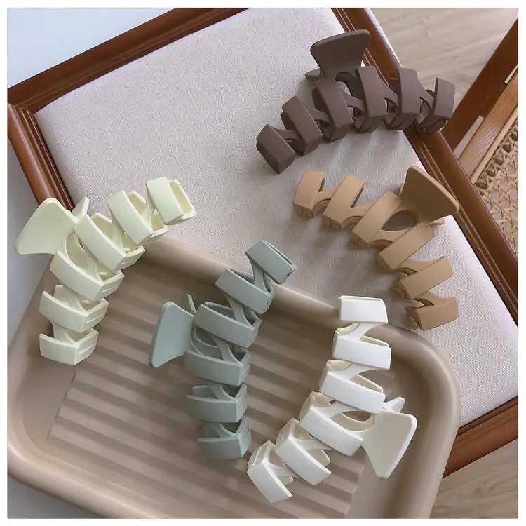 White Hair Clips for Women - 1 Pack of Plastic Hair Accessories — feature 3