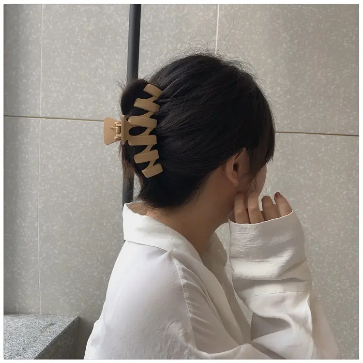 White Hair Clips for Women - 1 Pack of Plastic Hair Accessories — feature 4