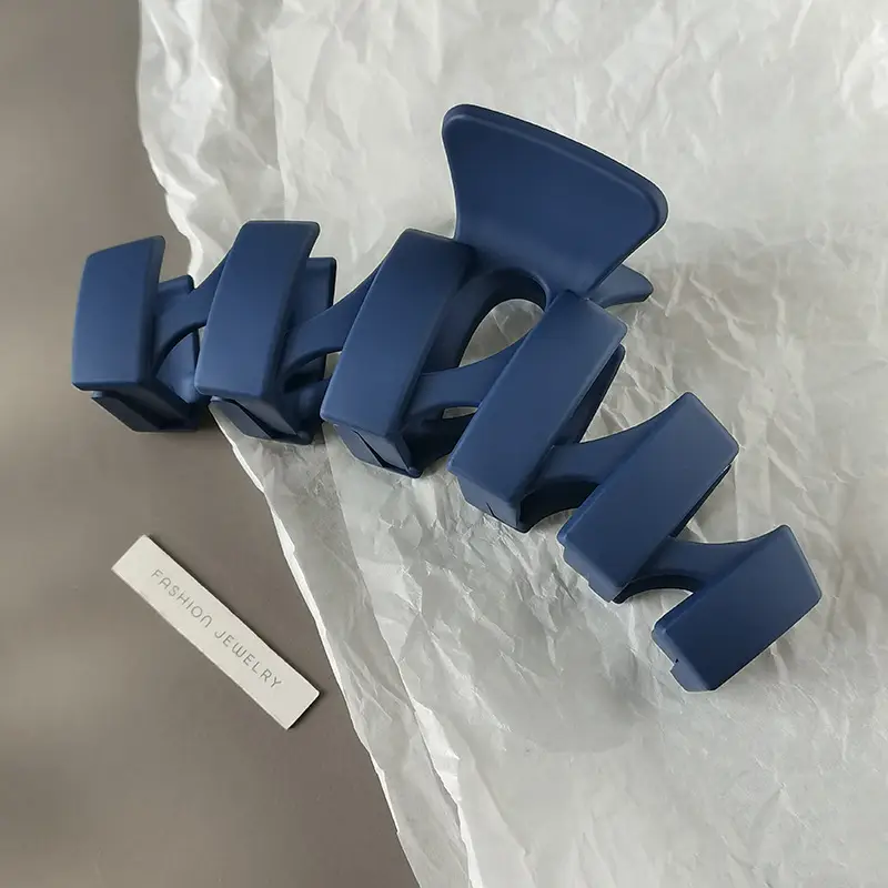 White Hair Clips for Women - 1 Pack of Plastic Hair Accessories - Image 5