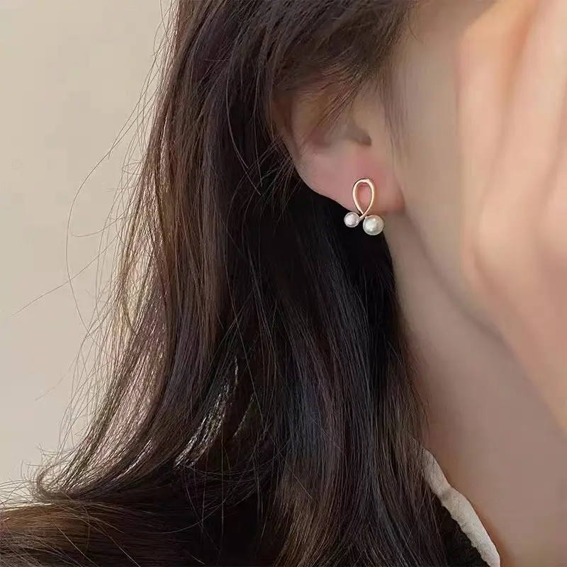 New Fashion Pearl Earrings Light Luxury High-end Cross Design - Image 4