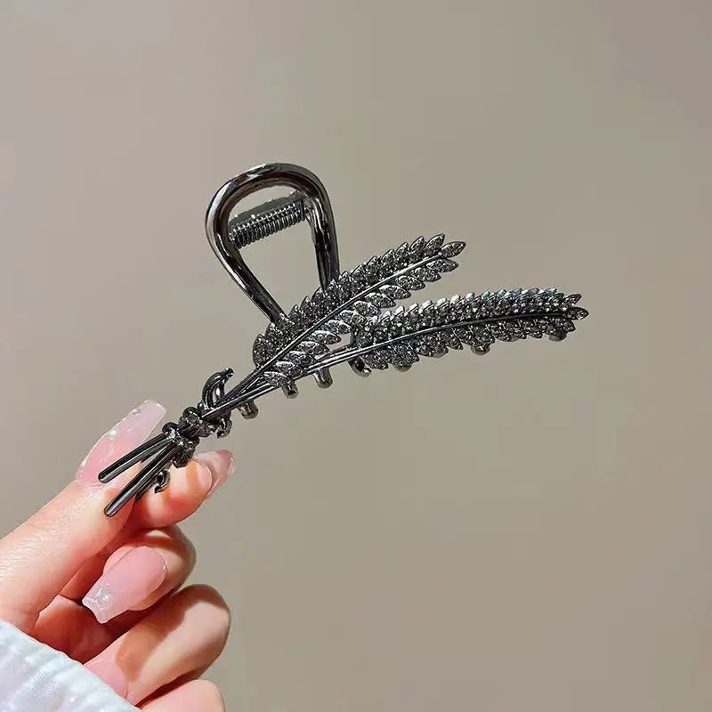 French Elegant Gold Leaf Hairpin for Women - Image 2