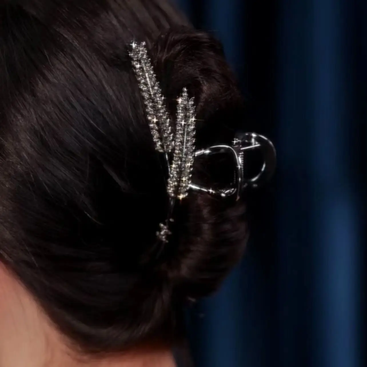 French Elegant Gold Leaf Hairpin for Women — feature 3
