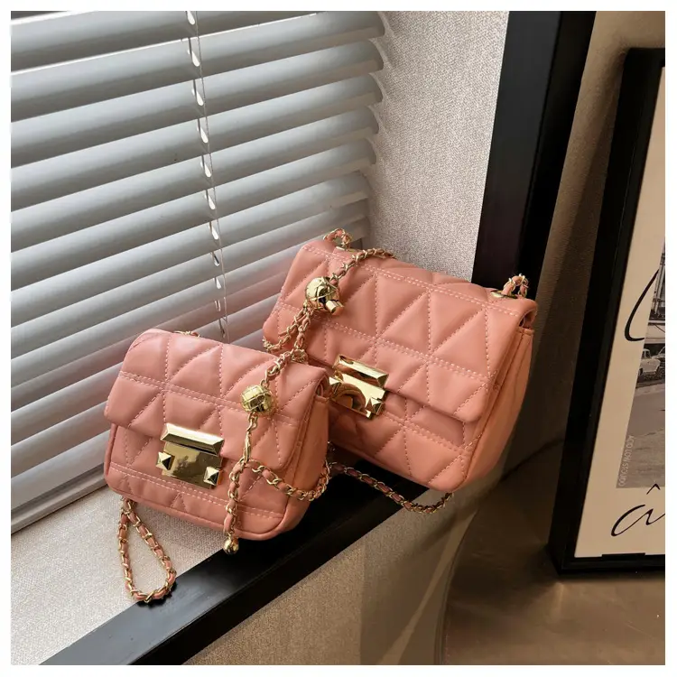 Pink Diamond Plaid Chain Shoulder Bag for Women — feature 10