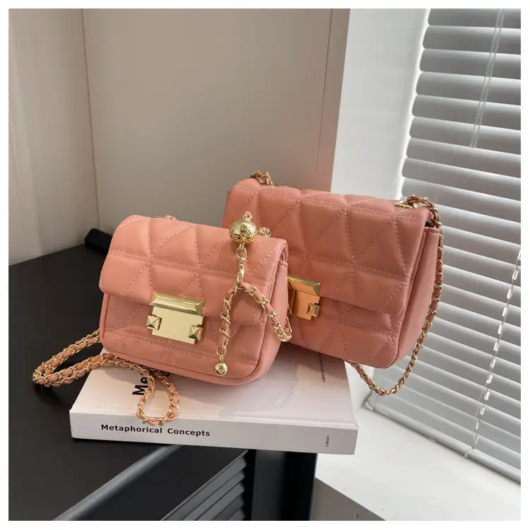 Pink Diamond Plaid Chain Shoulder Bag for Women — feature 11