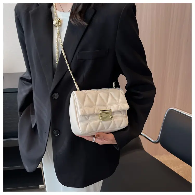 Pink Diamond Plaid Chain Shoulder Bag for Women — feature 16