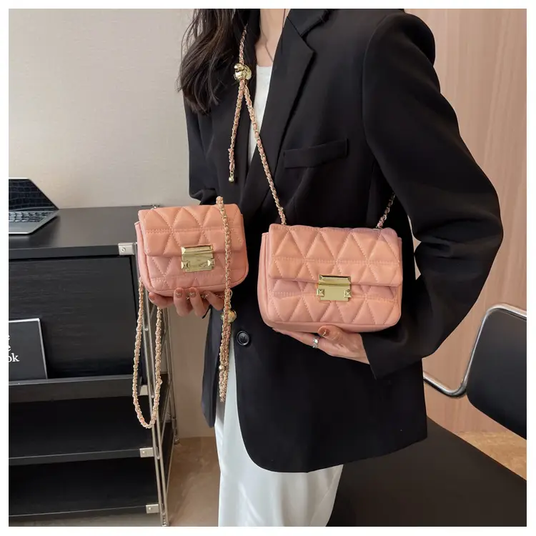 Pink Diamond Plaid Chain Shoulder Bag for Women — feature 18