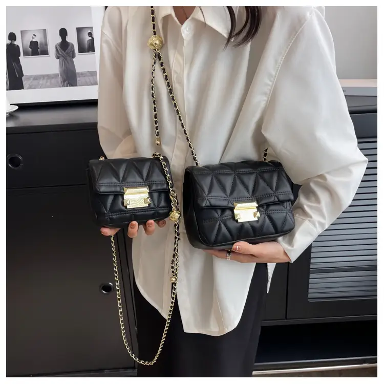 Pink Diamond Plaid Chain Shoulder Bag for Women — feature 23