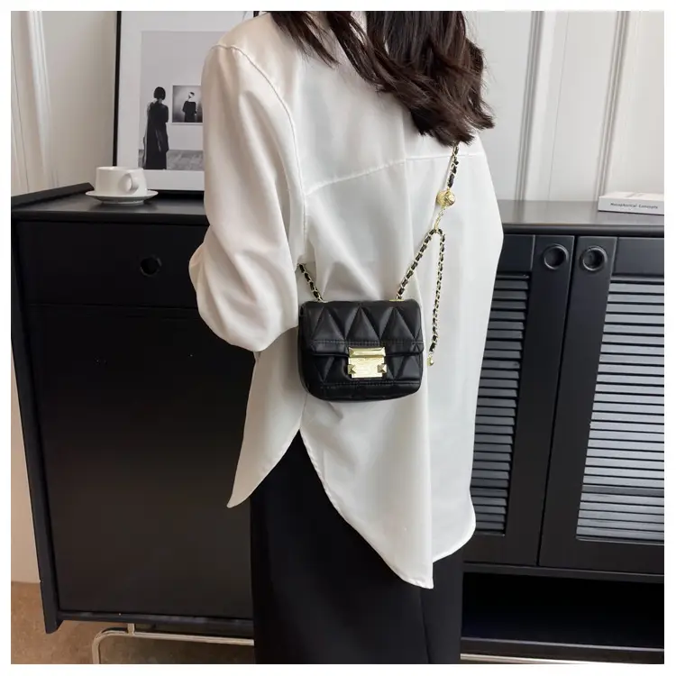 Pink Diamond Plaid Chain Shoulder Bag for Women — feature 27