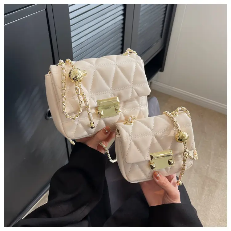 Pink Diamond Plaid Chain Shoulder Bag for Women — feature 9