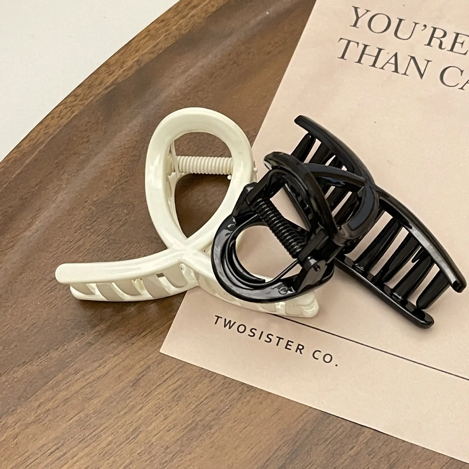 Korean Style Hair Clip Black Advanced Acrylic — feature 2