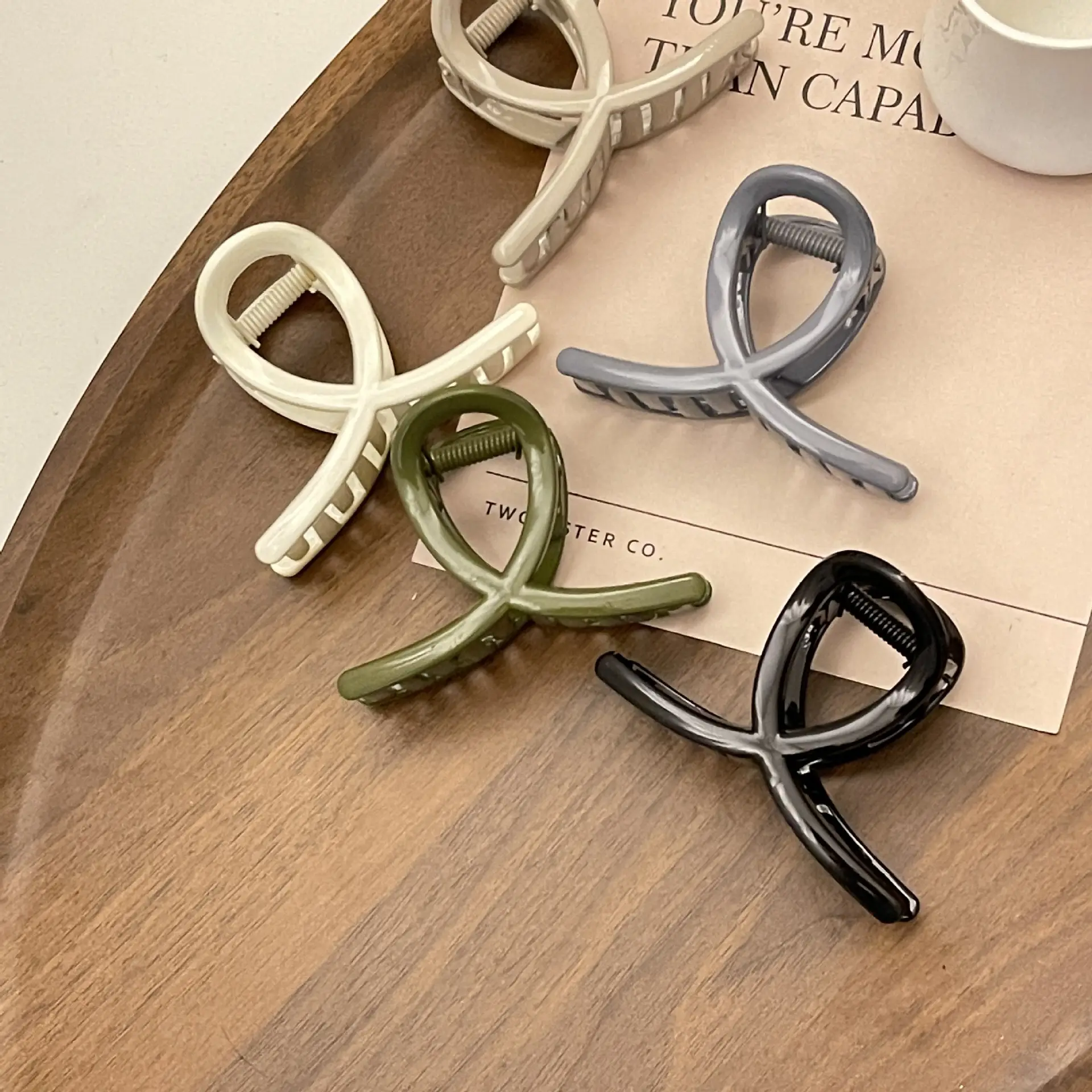 Korean Style Hair Clip Black Advanced Acrylic — feature 5