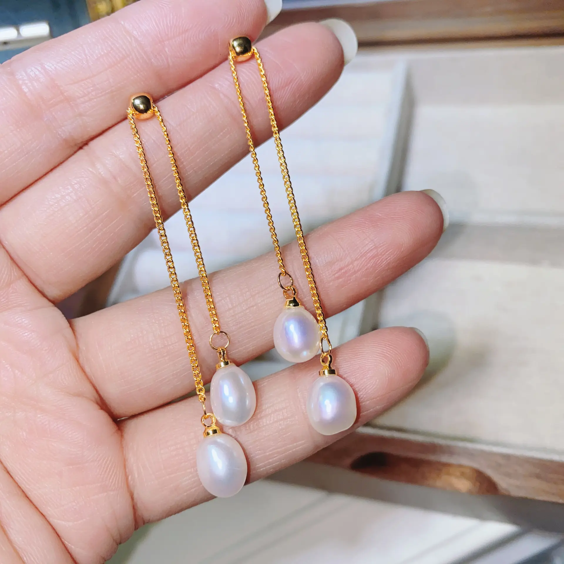 18K Gold Pearl Flower Earrings for Women - Image 13