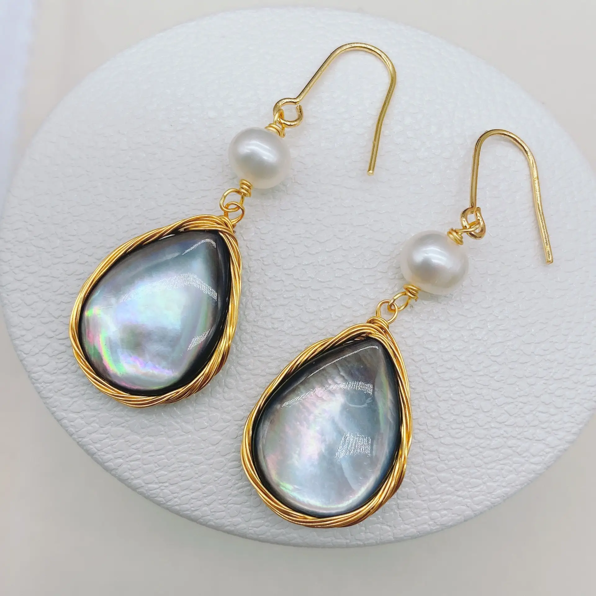 18K Gold Pearl Flower Earrings for Women - Image 15