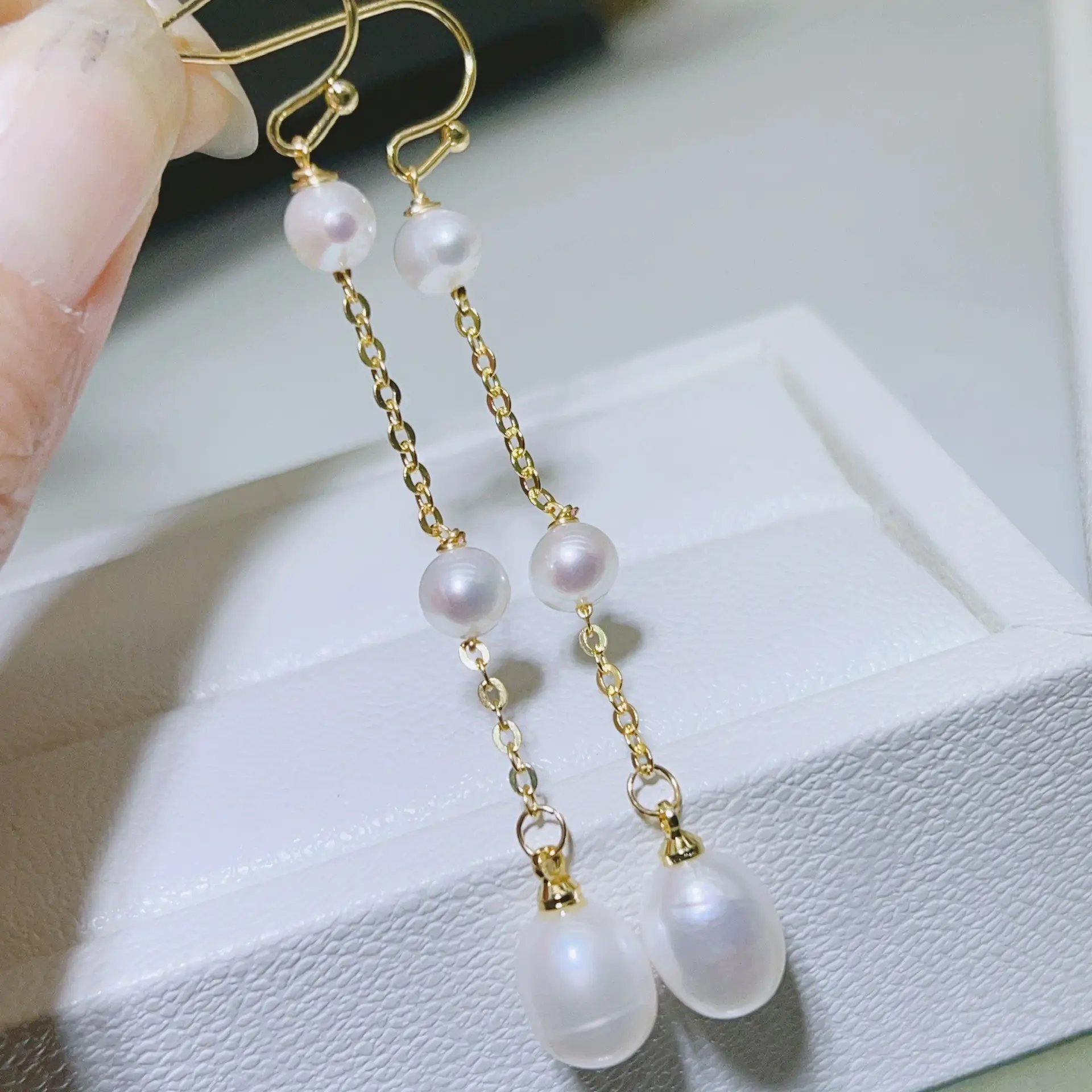18K Gold Pearl Flower Earrings for Women - Image 4