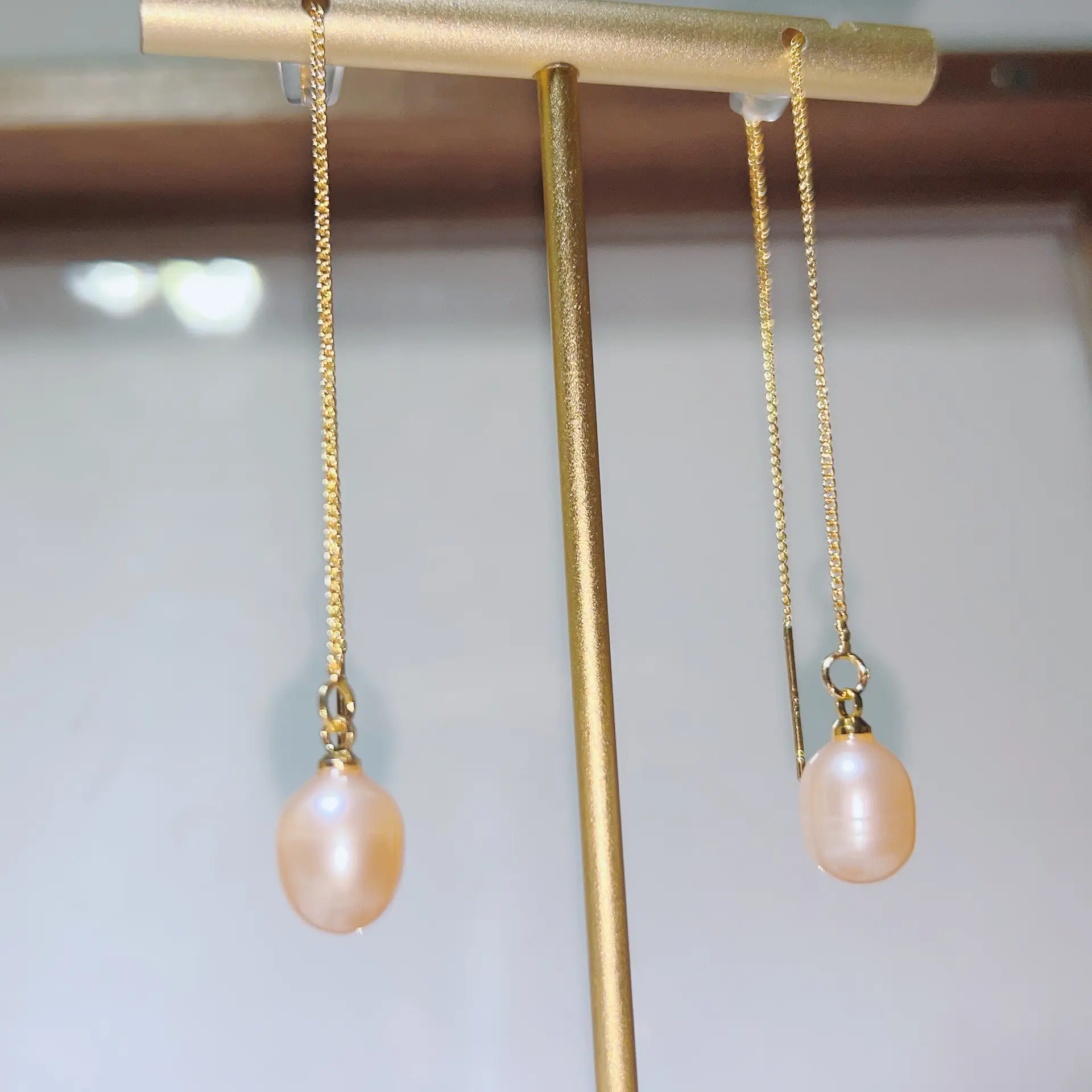 18K Gold Pearl Flower Earrings for Women - Image 5