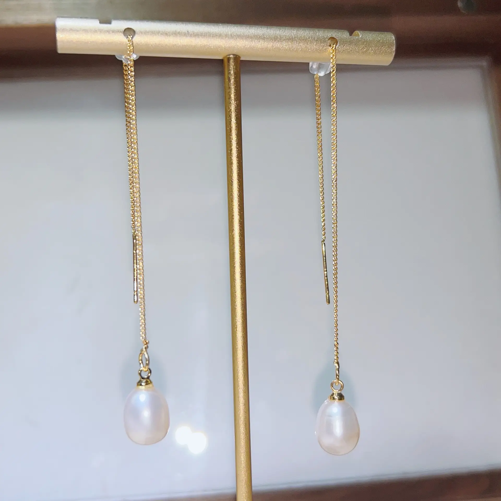 18K Gold Pearl Flower Earrings for Women - Image 6