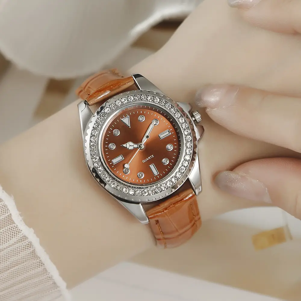 Green Quartz Watch with Diamond-Encrusted Plate for Women — feature 14