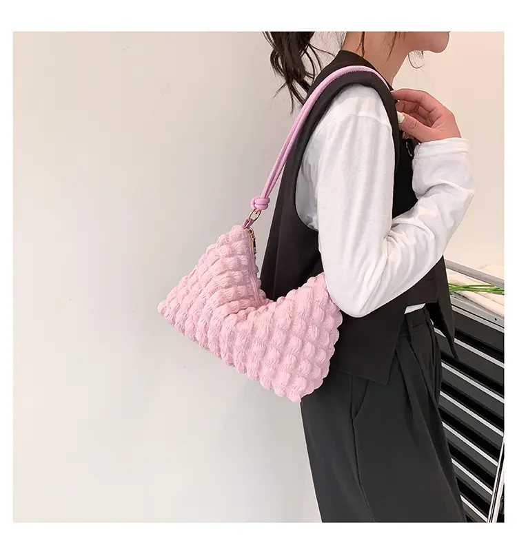 Women's Pleated Underarm Bag 2023 Spring Summer — feature 9