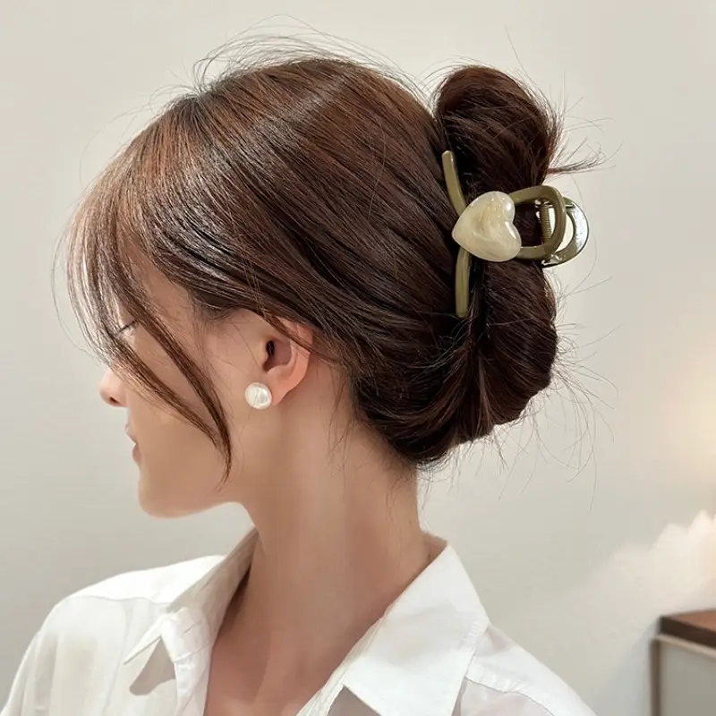 Cute Heart Hair Grabber Clips for Women Summer 2025 - Image 4