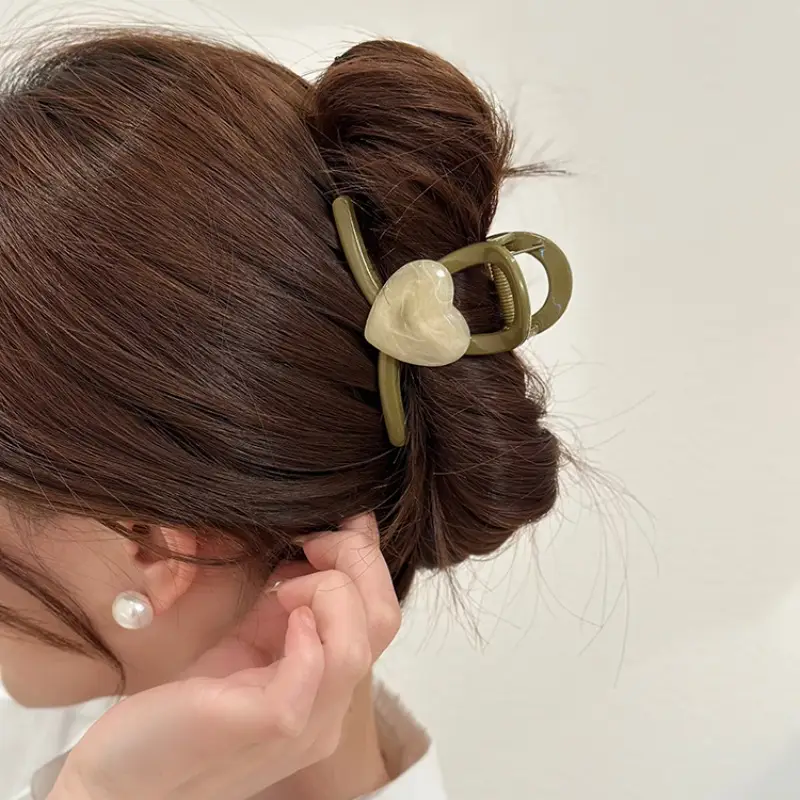 Cute Heart Hair Grabber Clips for Women Summer 2025 — feature 3