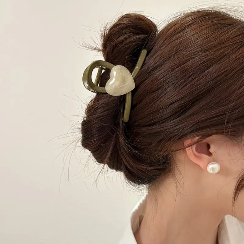 Cute Heart Hair Grabber Clips for Women Summer 2025 — feature 6