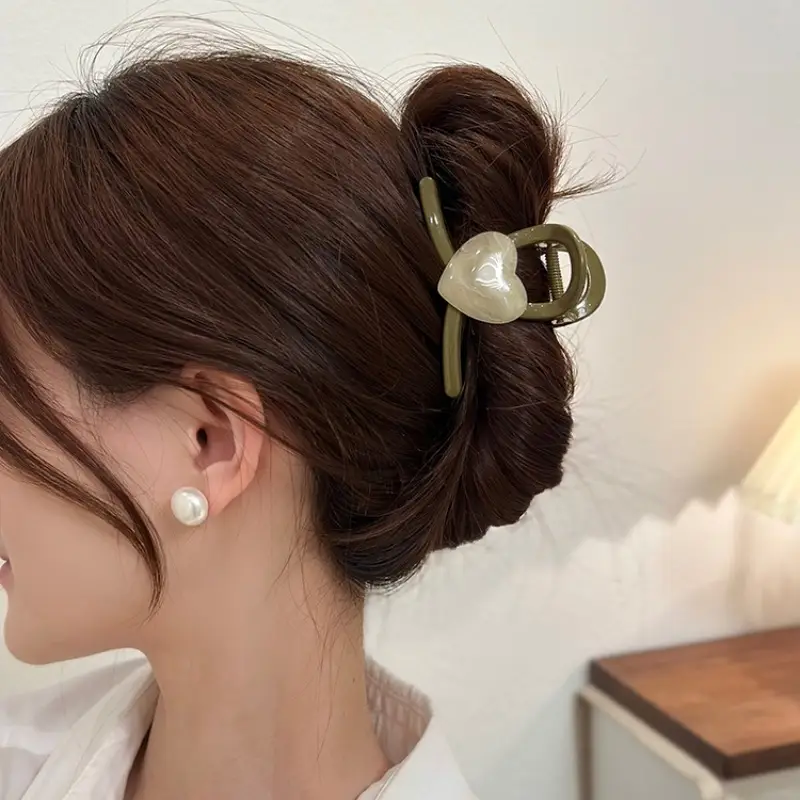 Cute Heart Hair Grabber Clips for Women Summer 2025 — feature 7