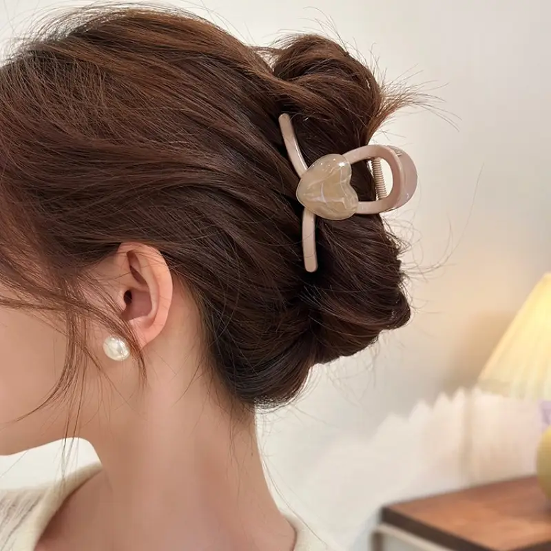 Cute Heart Hair Grabber Clips for Women Summer 2025 — feature 9