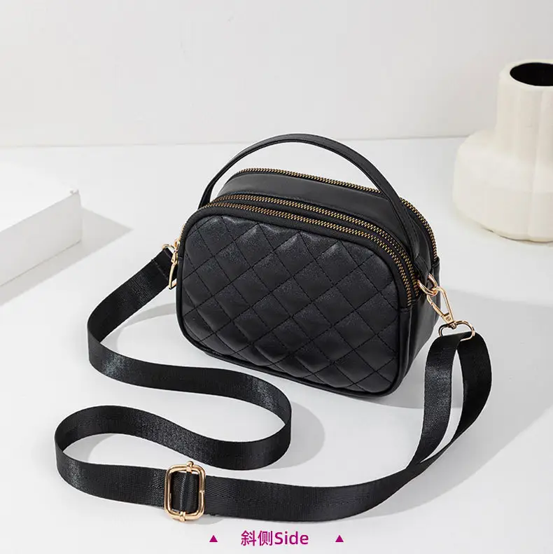 Women's Quilted Shoulder Bag Beige Gold Zip — feature 9
