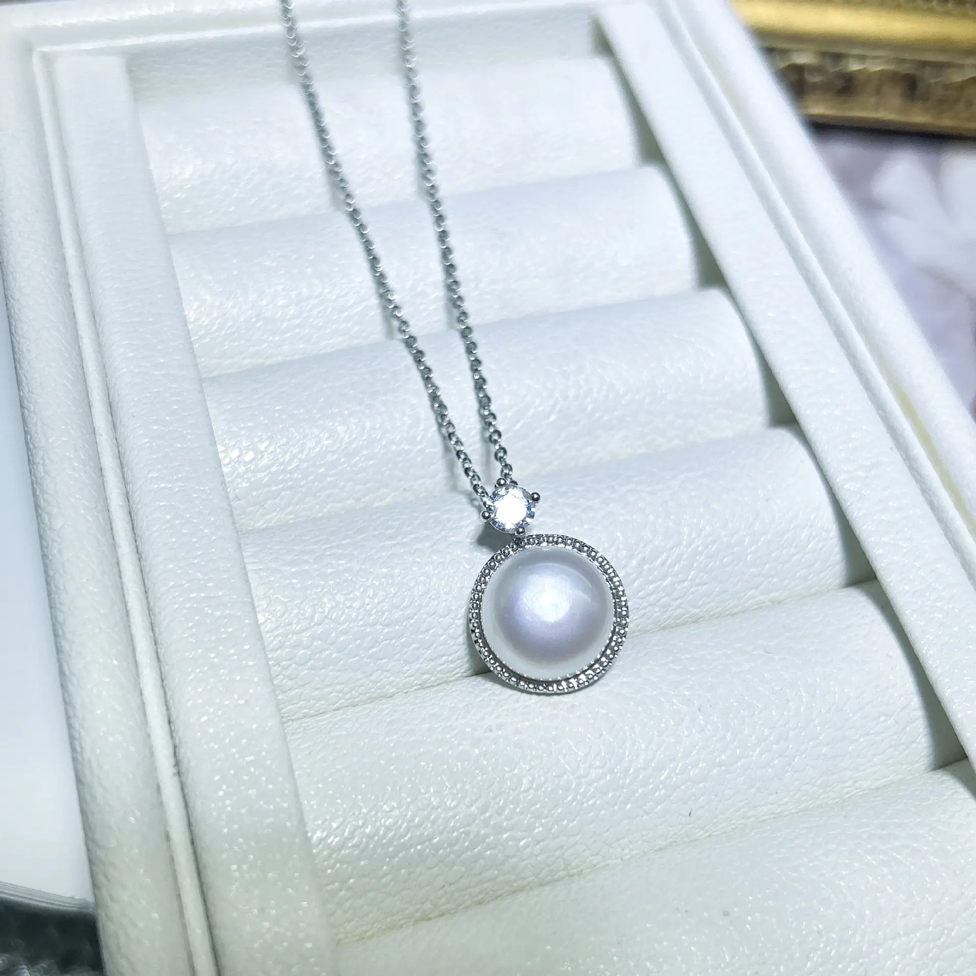 Xiaohongshu Hot Selling Pearl Stud Earrings Set - Image 6