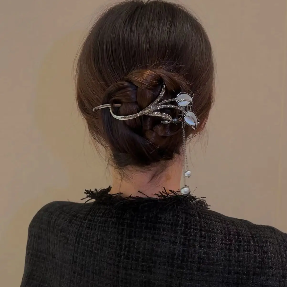 Tulip Crystal Tassel Hairpin for Women - Image 6